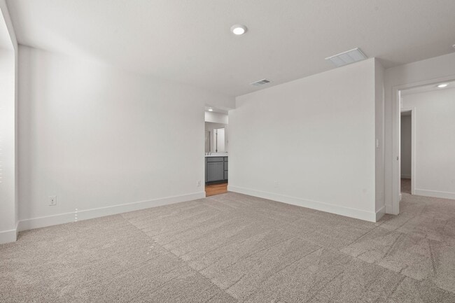 Building Photo - The Aspen - Luxurious 3 Bedroom 2.5 Bath T...