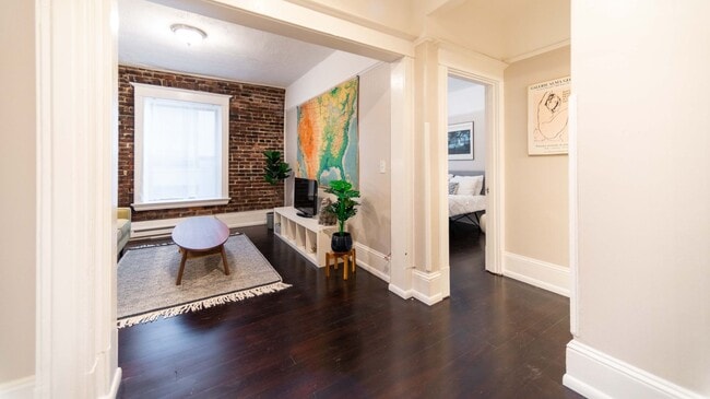 Interior Photo - Goldie