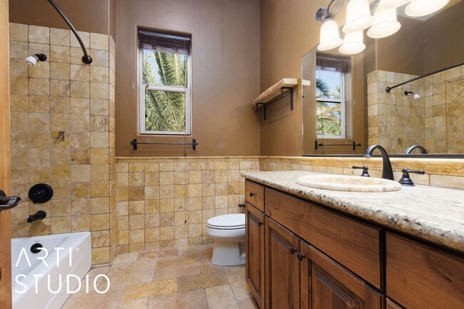 Building Photo - Beautiful 4 Bedroom, 3.5 Bath Home in Scenic