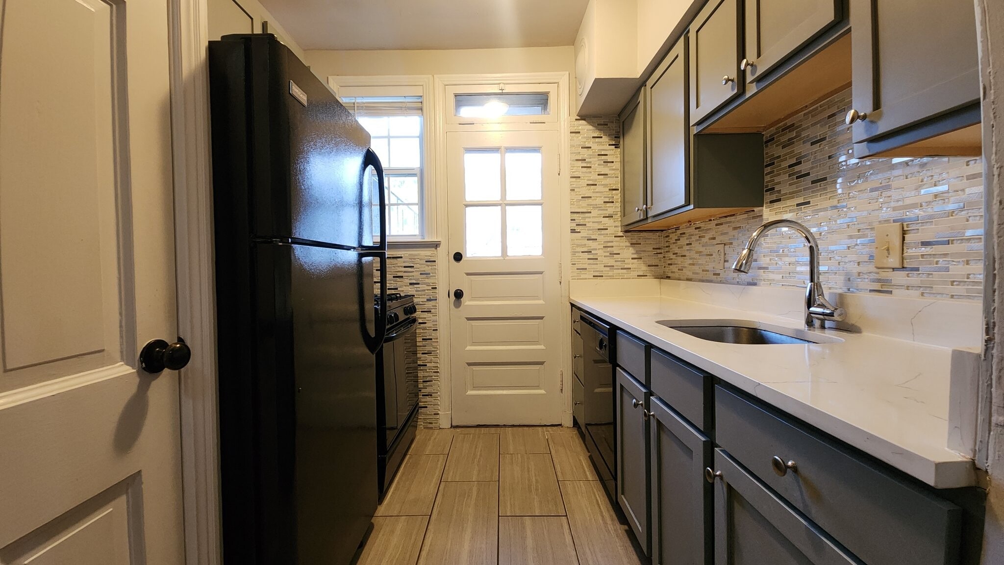 Building Photo - 1042 Sanford Ave