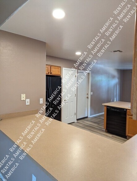 Building Photo - 17728 N Cornerstone Trail