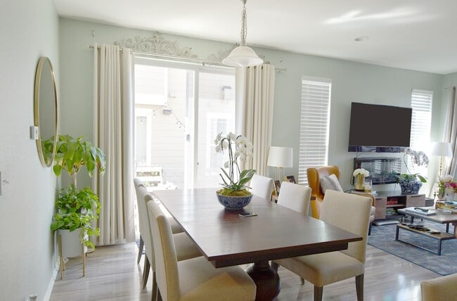 Building Photo - Central Park Home for Rent! Unfinished Bas...