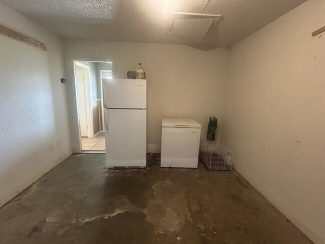 Building Photo - 339 S Pleasant Hill Rd