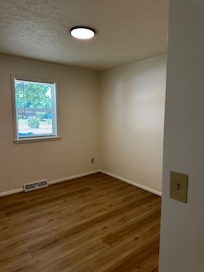 Building Photo - Fully Remodeled Home!