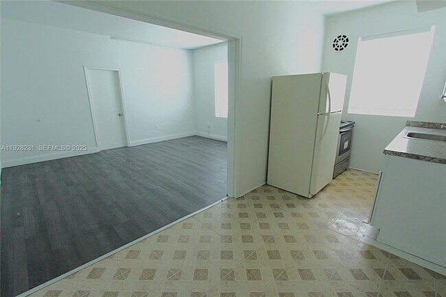 Building Photo - 1115 Euclid Ave