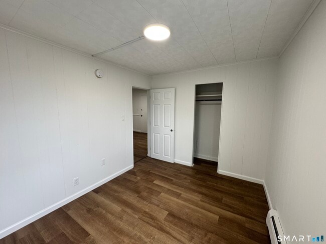 Building Photo - 81 Springdale Ave