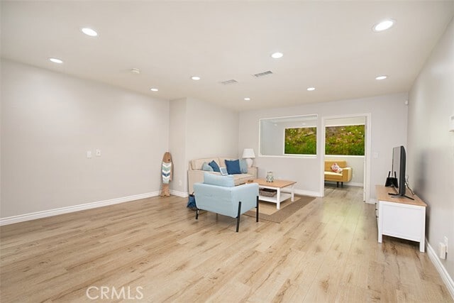 Building Photo - 967 Oriole Dr