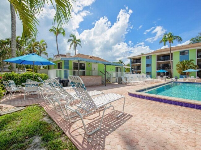 Building Photo - 7785 Estero Blvd