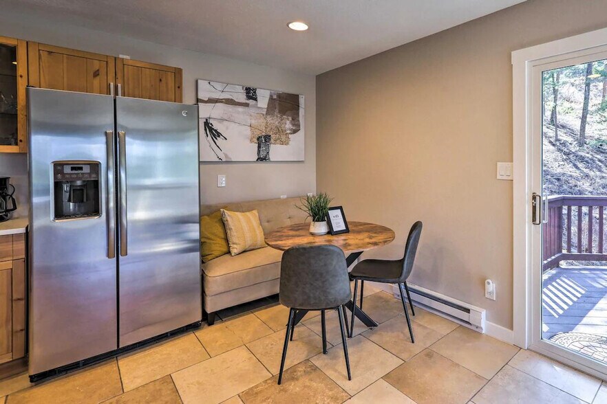 Building Photo - 9538 Fallen Rock Rd