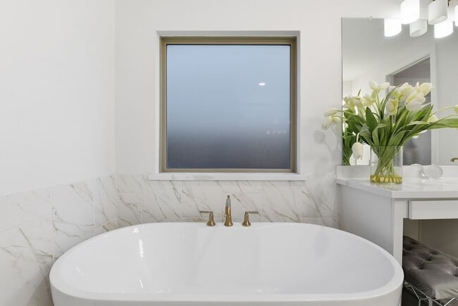 Building Photo - 7031 Snow Finch Ln