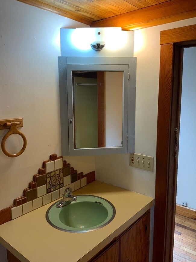 Building Photo - Studio House in Whiteaker Area