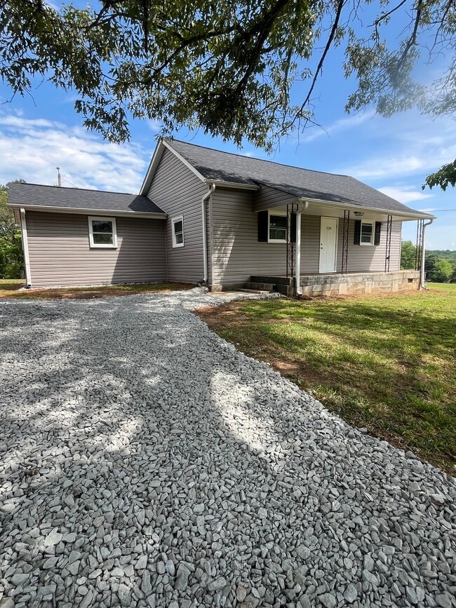 Primary Photo - 239 Thorn Dr