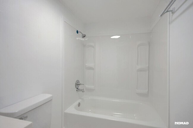 Building Photo - Charming 2BR Duplex in Jackson