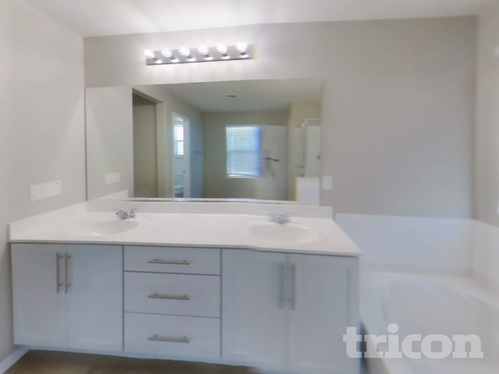 Building Photo - 4122 W Federal Way