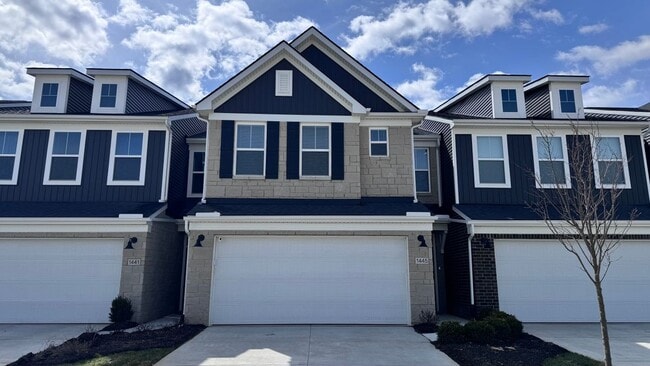 Building Photo - 1445 Superior Dr