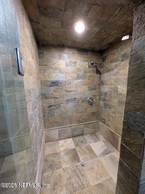 Building Photo - 10123 Leisure Ln N