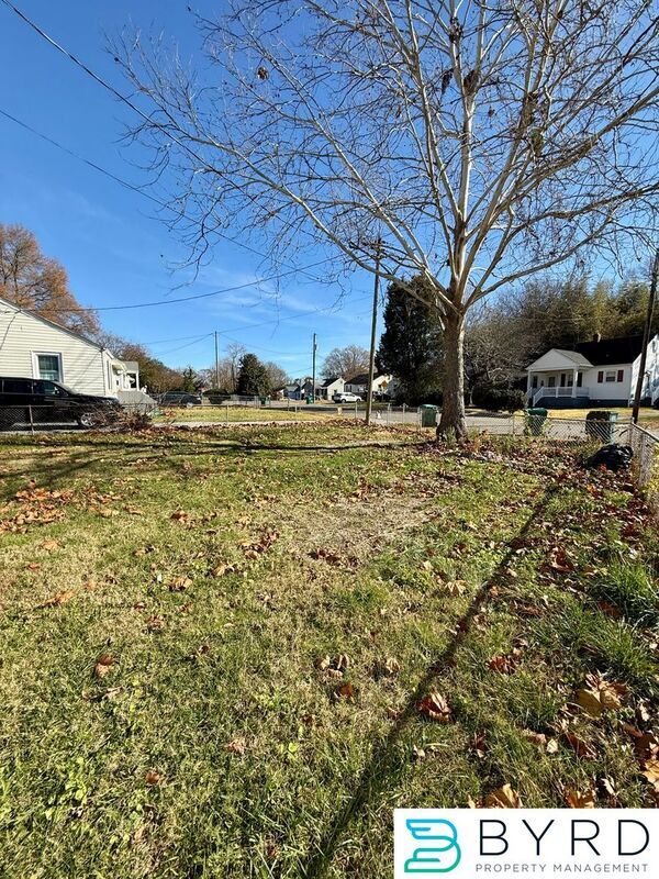 Building Photo - 5305 Lochaven Ave