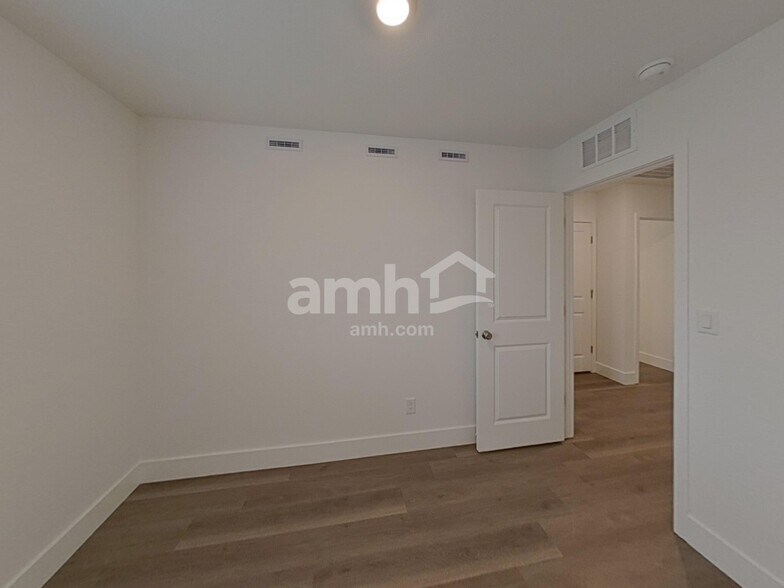 Building Photo - 5812 Fly Fisher St