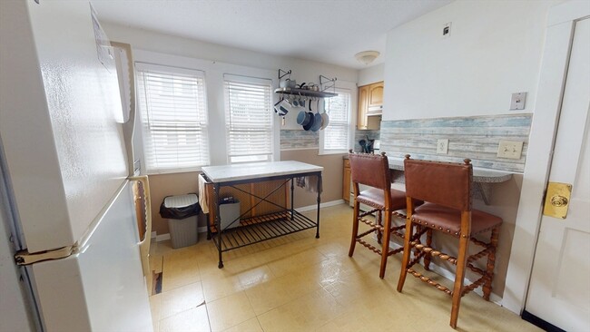 Building Photo - 232 Washington St