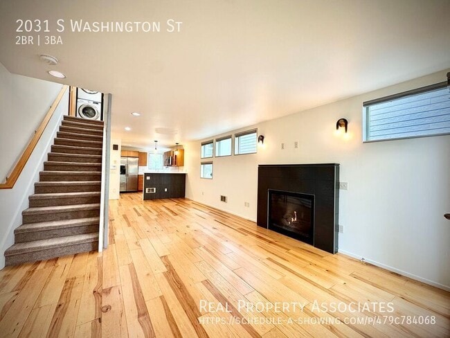 Building Photo - 2031 S Washington St