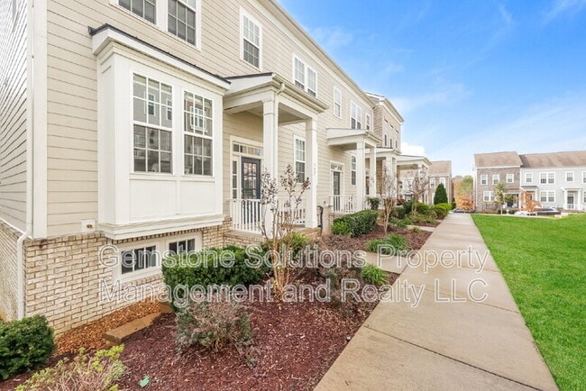 Building Photo - 345 Kara Ln