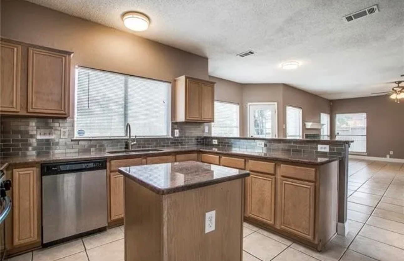 Building Photo - 3917 Silver Meadow Ln