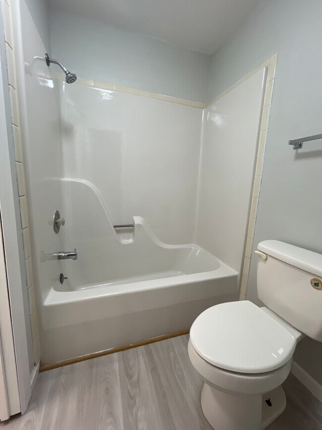 Building Photo - 3710/3714 N Farm Rd 165