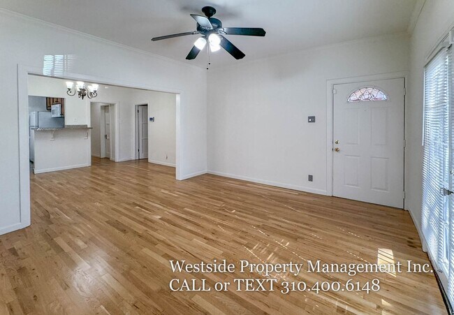Building Photo - 1435 N Las Palmas Ave