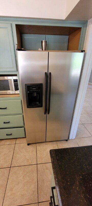 Building Photo - 8044 E Cambridge Ave