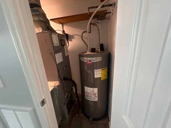 Building Photo - 219 Hickory Forge Dr