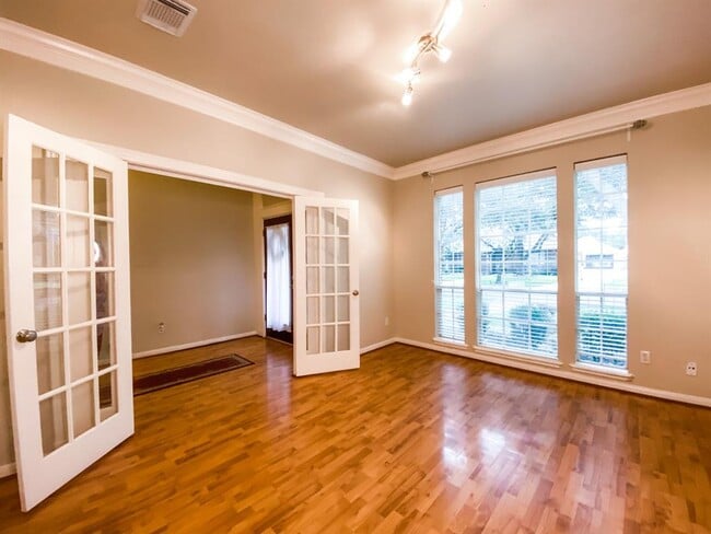 Building Photo - 13030 Mossy Ridge Cove