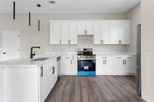 Building Photo - 33328 CR-473