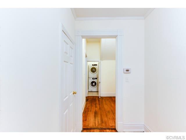 Hallway and w/d in unit - 1321 Floyd Ave