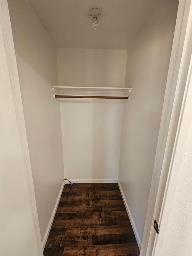 Building Photo - 2 Bedroom 1 Bathroom Home for Rent in Corning!