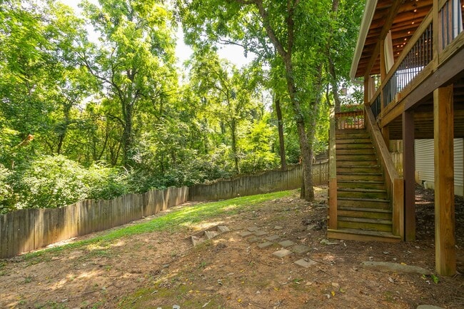 Building Photo - 1004 Elmshade Ln