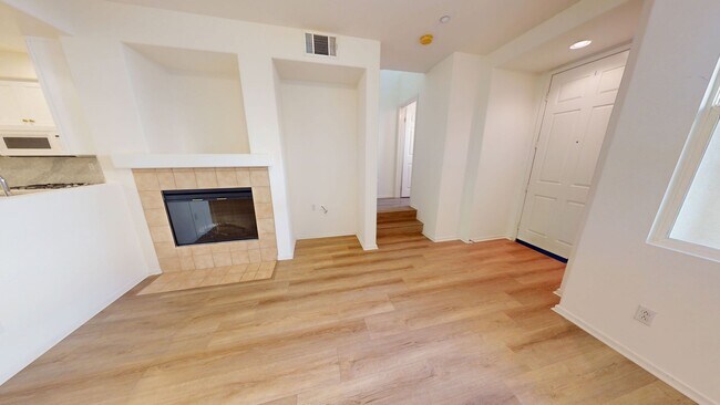 Building Photo - 7870 Via Belfiore