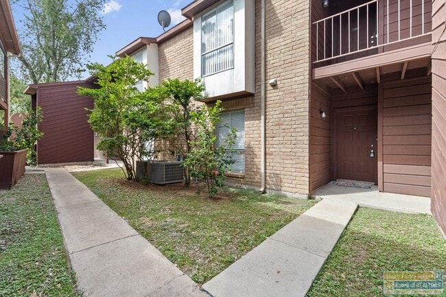 Building Photo - 4601 Carmen Ave
