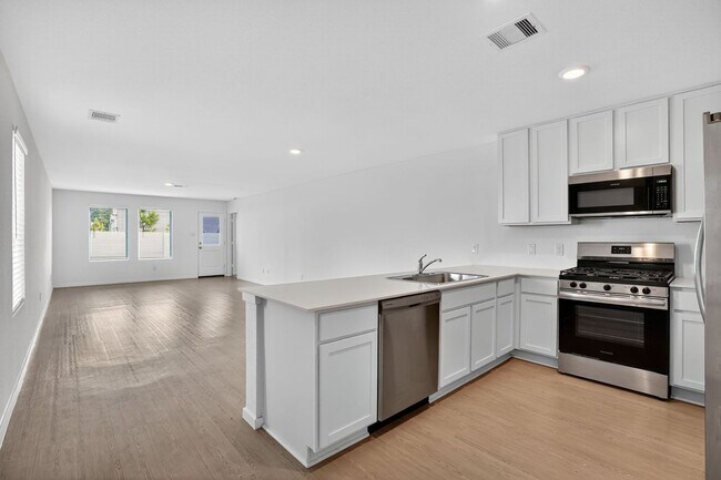 Building Photo - 4 Bedroom Single Family Home in New Caney