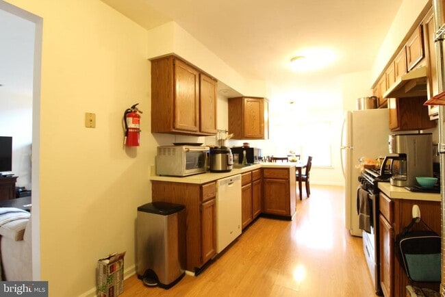 Building Photo - 30 Chicopee Dr