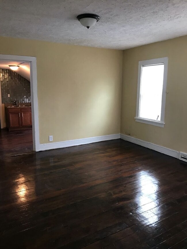 Building Photo - 209 Gregory St