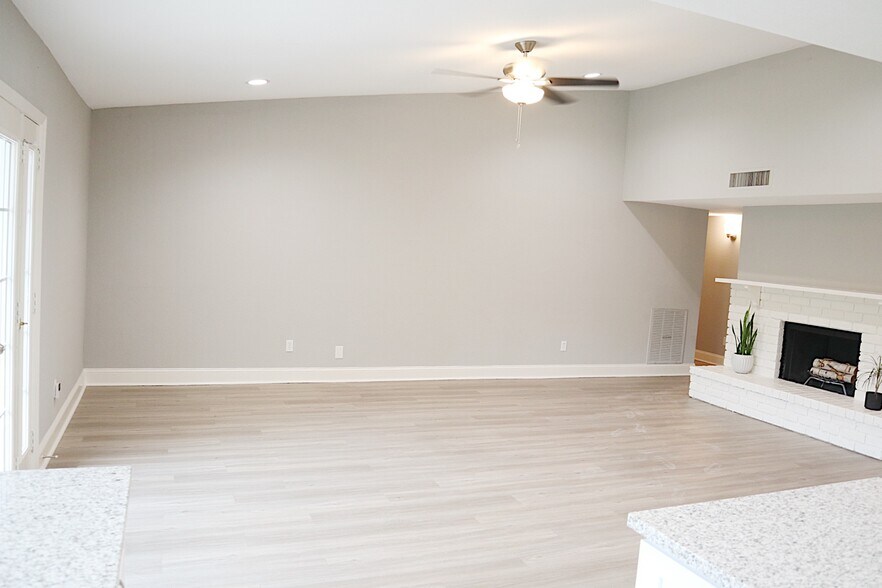 Building Photo - 5212 Fisher Dr