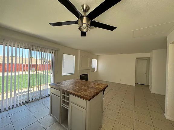 Building Photo - 4 BED/3BATH House in New Adelanto for Rent