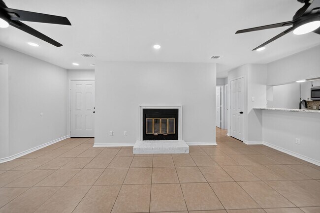 Building Photo - 3803 CR 149