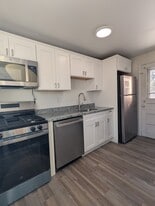 Building Photo - 500 Fordham Ave