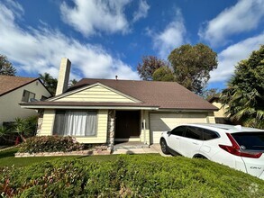 Building Photo - 5 bed 2 bath on New Mills!