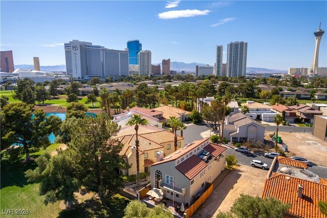 Building Photo - 2845 Queens Courtyard Dr