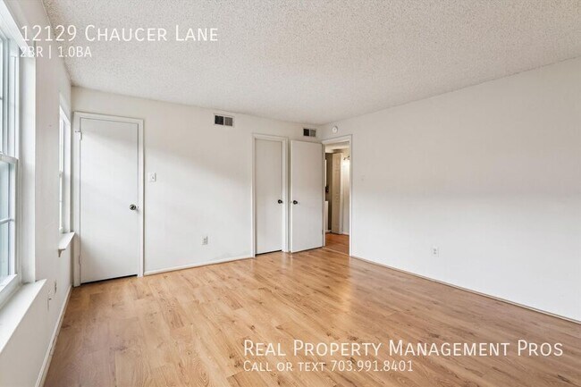 Building Photo - 12129 Chaucer Ln