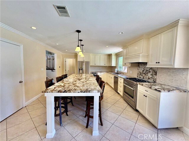 Building Photo - 20441 Ravenwood Ln