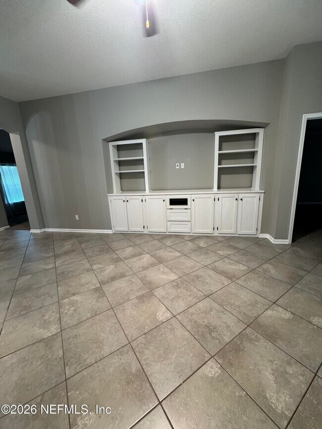 Building Photo - 5409 Parkside Lakes Dr