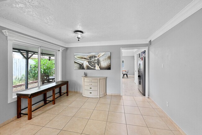 Building Photo - 12714 Huntington Field Dr